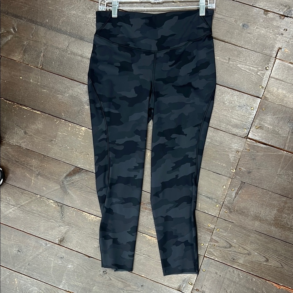 lululemon Black Camo Base Pace 23” Leggings. Size 10. NWT